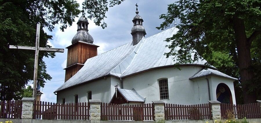 Zabytkowy kościół w Domosławicach