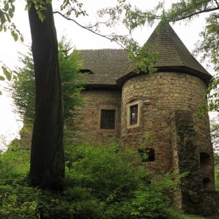 Zamek &ndash; Dw&oacute;r obronny w Wieruszycach