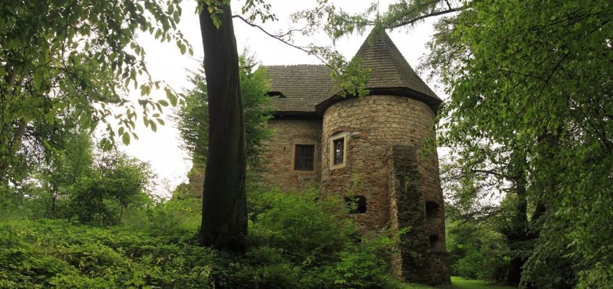 Dwór obronny w Wieruszycach