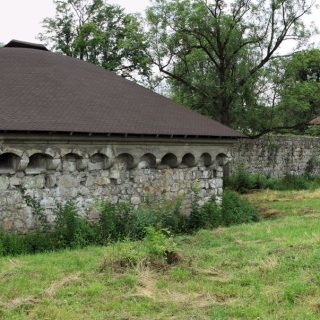 Beluard – Dolny Zamek w Rożnowie